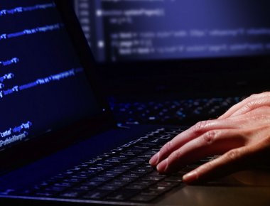 Washington Post: «Τα ΗΑΕ χάκαραν κυβερνητικούς ιστότοπους του Κατάρ για να δημιουργήσουν διπλωματική κρίση»